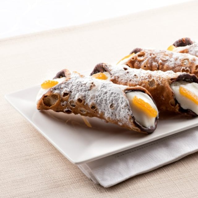 Cannoli.